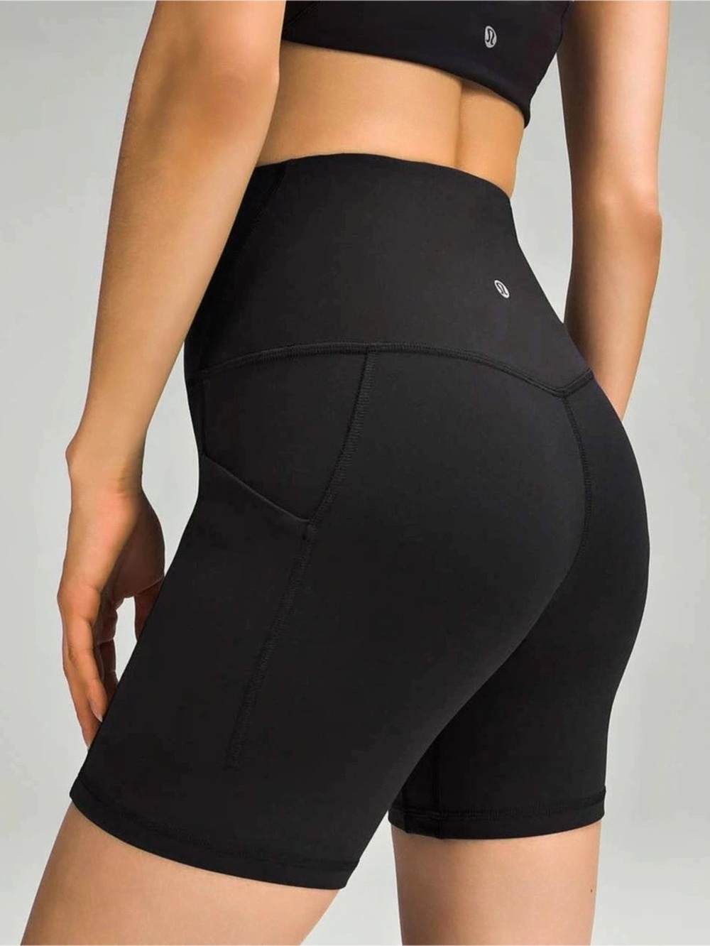 2 pairs lululemon High-Rise Short with Pockets 8" Black and one short no pocket